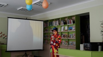 Ciemos bibliotēkā! 