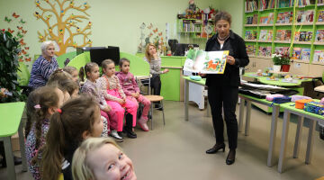 Tikšanās ar grāmatu autori un brīnišķīgo ilustratori Agiju Staku