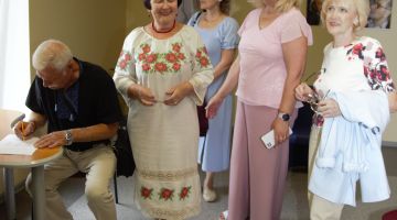 Vladimira Maļavska foto izstādes ‘’ Свiтло душi jeb Dvēseles gaisma. Nikolajs Kolotilo - SAVĒJAIS’’ atklāšana