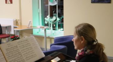 MILDAS KLAMPES - Dzejas lasījumi no jaunās grāmatas “VIENBŪTAMAIS”