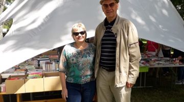 Grāmatu tirdziņš Kultūru sētā