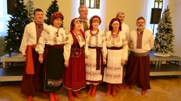 Balts gaišums mirdz...