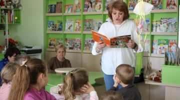 Ko dara bibliotēkā bibliotekārs? 