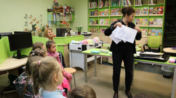 Tikšanās ar grāmatu autori un brīnišķīgo ilustratori Agiju Staku