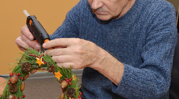 Adventes Vainagu darbnīca bibliotēkā