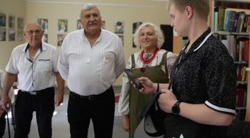 Vladimira Maļavska foto izstādes ‘’ Свiтло душi jeb Dvēseles gaisma. Nikolajs Kolotilo - SAVĒJAIS’’ atklāšana