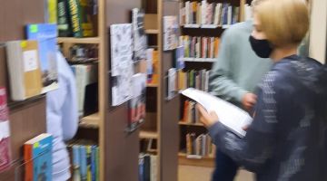 Atjautības spēle “Ceļo bibliotēkas plauktos”