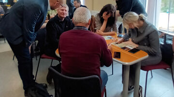 Jēkabpilī testē spēli, kas ļauj pārbaudīt gatavību krīzes situācijām