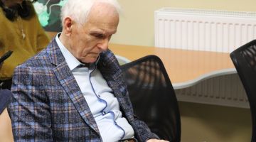 MILDAS KLAMPES - Dzejas lasījumi no jaunās grāmatas “VIENBŪTAMAIS”
