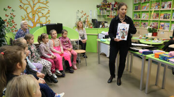 Tikšanās ar grāmatu autori un brīnišķīgo ilustratori Agiju Staku