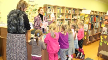 Ciemos bibliotēkā! 