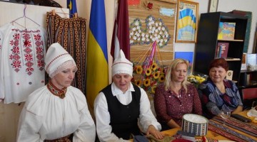Rakstu zīmes mūs vieno
