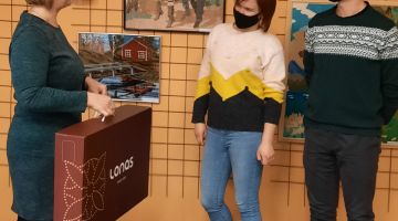 Viktorīnas „Ziemeļvalstis – kopīgais un atšķirīgais” uzvarētāju apbalvošana