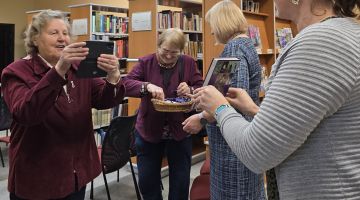Gitas Losānes Foto izstāde ‘’Strazdi iesvilpo pavasari’’