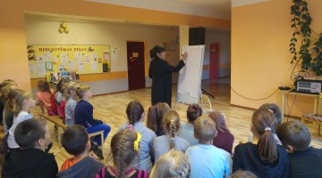 15.09. Tikšanās ar bērnu grāmatu autori un ilustratori Agiju Staku