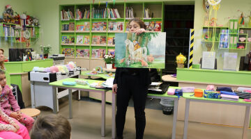 Tikšanās ar grāmatu autori un brīnišķīgo ilustratori Agiju Staku