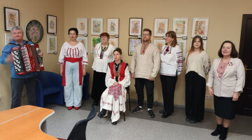 Tikšanās ar izstādes ‘’Kad sirds klusi dzied’’ autori Katerynu Baranovu