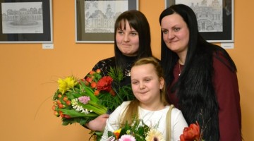 Latvijas pilis un muižas Megijas Meļņikas zīmējumos