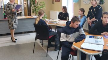 Informatīva bibliotekāra stunda 