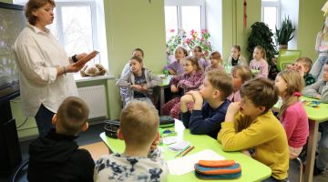 Bibliotekāra stunda “Ceļojums pa bibliotēku