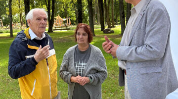 Senioru diena Krustpils parkā: kopā būšana, māksla un dzīves gudrība!
