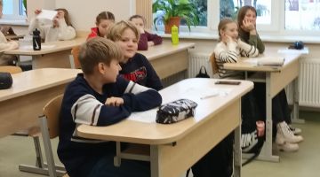 Informatīva stunda 