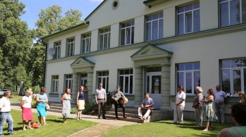 Muzicē folkloras kopa 