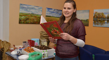 Adventes Vainagu darbnīca bibliotēkā