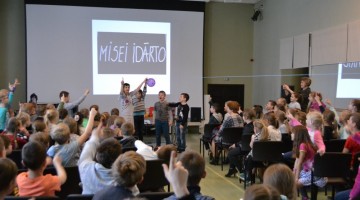 10.04. Tikšanās ar grāmatu autori Eviju Gulbi