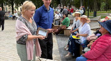 Senioru diena Krustpils parkā: kopā būšana, māksla un dzīves gudrība!