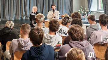 Tikšanās ar dzejnieku, mūziķi un dramaturgu Aleksandru Baronu: Trīs mākslas, viena sirds