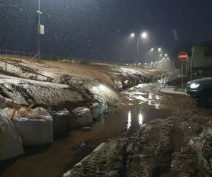 Ņemot vērā, ka dambis bija izmircis un radās sūces, tika pieņemts lēmums par dambja stiprināšanu. Savukārt SIA “Jēkabpils ūdens” darbinieki veica ūdens atsūknēšanu no Pļaviņu ielas.