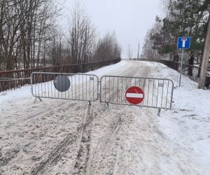 Lai mazinātu plūdu tūristu plūsmu uz Daugavsalas aizsargdambja, tika pieņemts lēmums slēgt ceļu, kas ved uz Daugavsalas attīrīšanas iekārtām.