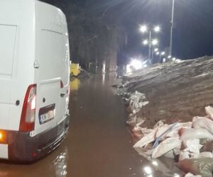 Ņemot vērā, ka dambis bija izmircis un radās sūces, tika pieņemts lēmums par dambja stiprināšanu. Savukārt SIA “Jēkabpils ūdens” darbinieki veica ūdens atsūknēšanu no Pļaviņu ielas.