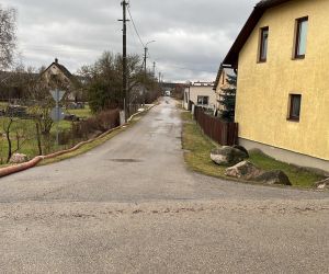 Lai atsūknētu plūdu ūdeņus no Zvanītāju ielas mikrorajona, līdz Daugavai tika izstieptas caurules vairāku simtu metru garumā.