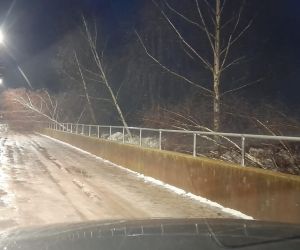 3.	SIA “Jēkabpils ūdens” darbiniekiem, 13. janvāra naktī apsekojot Jēkabpils pilsētas kreisā krasta Daugavas aizsargdambi, nācās saskarties ar šķēršļiem-bērziem, kas ar plūdu ūdeņu spēku noliekti uz dambja braucamās daļas.
