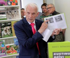 Tematiska izstāde: Nekas šai pasaulē nav pasakāmas līdz galam, Un dzejniekam, ak, dzejniekam - vismazāk. / A.Grinbergs/