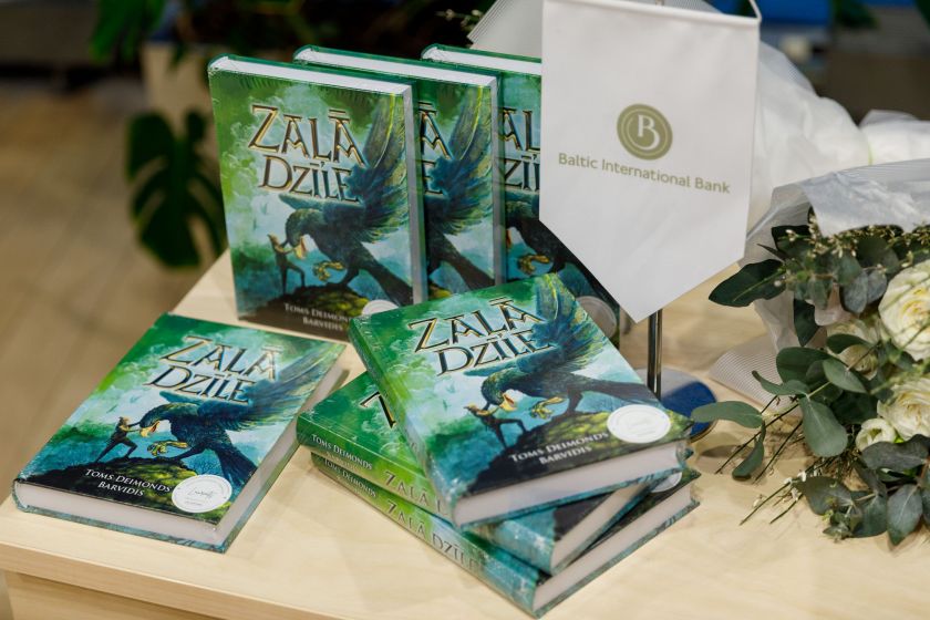Latvijas literatūrā dzimusi jauna zvaigzne – fantāzijas žanra rakstnieks Toms Deimonds Barvidis