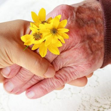 Tematiska izstāde: Diena ar rudens pieskārienu,  zied saules krāsā īpaši priekš Jums!  1.oktobris – starptautiskā senioru diena