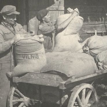 Sēlpils 1.bibliotēkā fotoizstāde "Darbs dara darītāju"