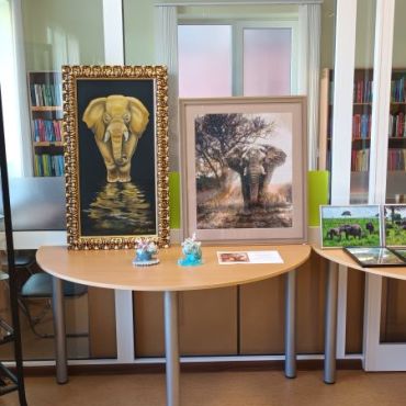 Salas bibliotēka aicina uz kolekcijas izstādi 